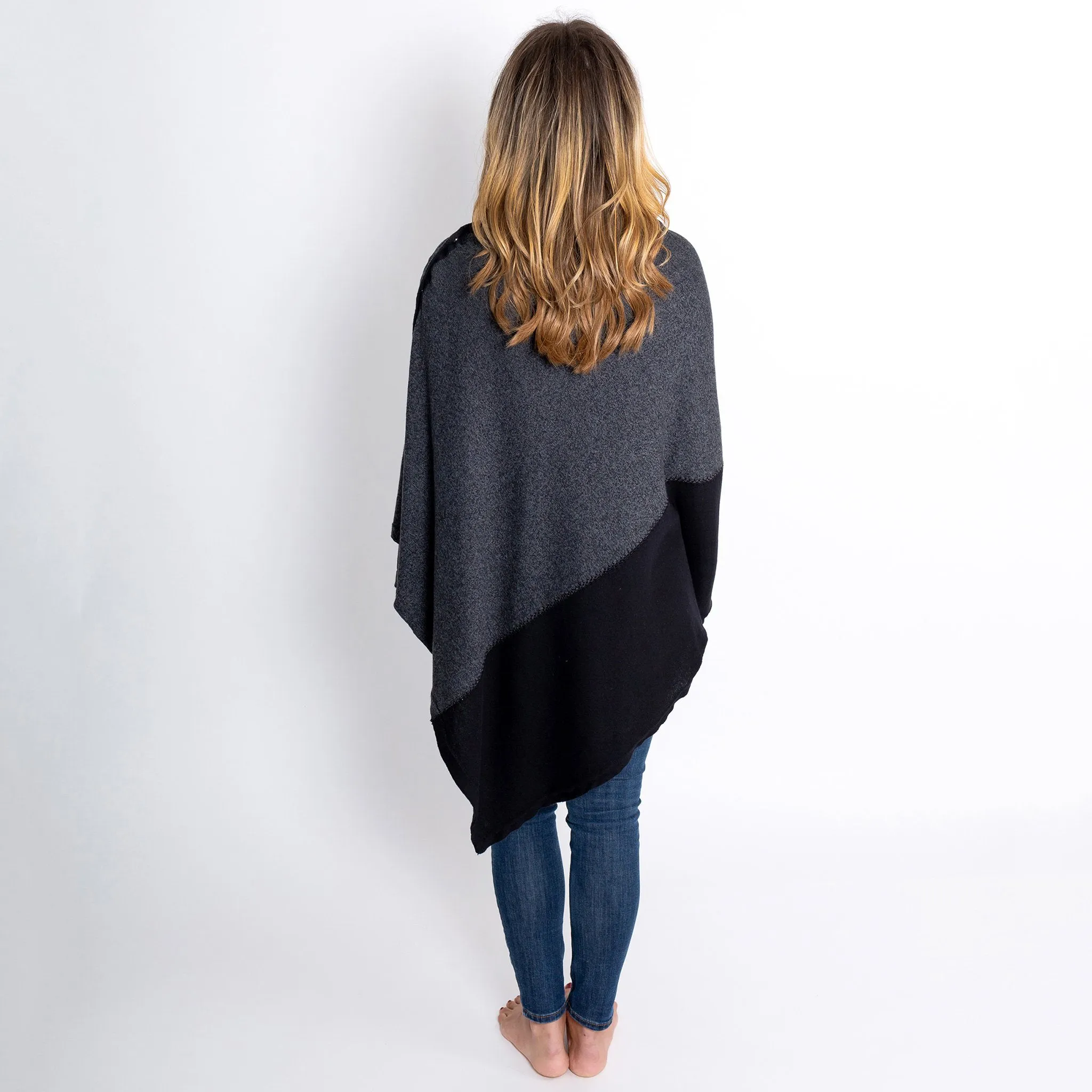 zestt Travel Poncho Graphite Colorblock